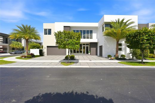 Villa - Doral, Miami-Dade County
