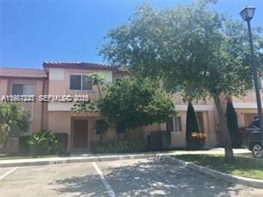 Townhouse in Pembroke Pines, Broward County