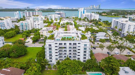 Complexes résidentiels à Bay Harbor Islands, Comté de Miami-Dade