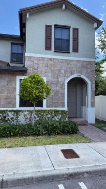 Townhouse in Hialeah, Miami-Dade