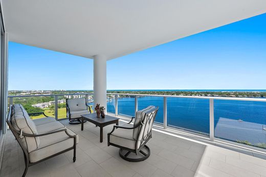 Residential complexes in North Palm Beach, Palm Beach