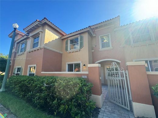 Townhouse in Dania Beach, Broward County