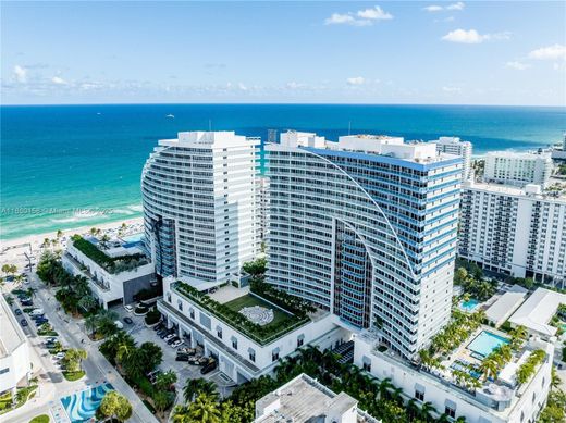 Residential complexes in Fort Lauderdale, Broward County