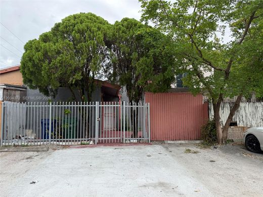 Townhouse in Miami Gardens, Miami-Dade