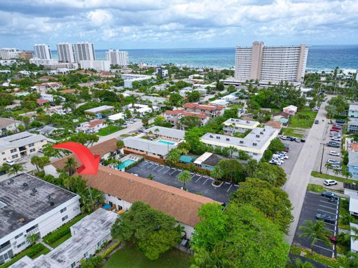 Townhouse in Deerfield Beach, Broward County