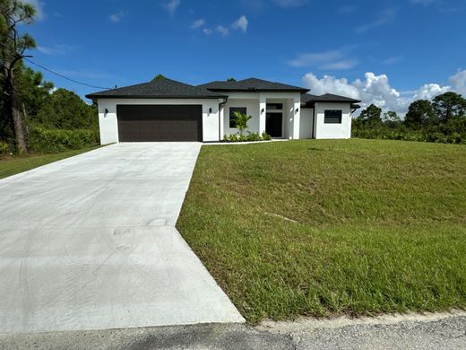 Villa en Lehigh Acres, Lee County