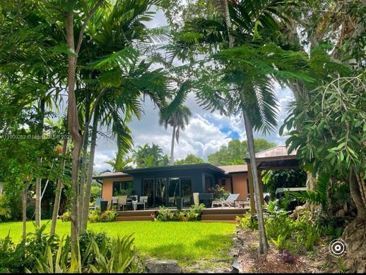 Villa in North Miami, Miami-Dade County