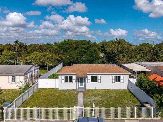Villa in North Miami, Miami-Dade