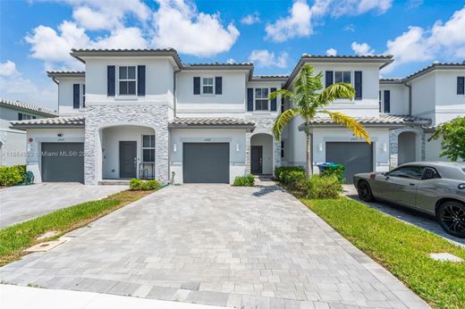 Townhouse - Coral Springs, Broward County