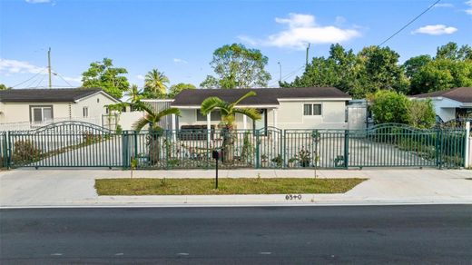 Villa in Hialeah, Miami-Dade