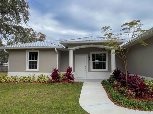 Villa in Okeechobee, Okeechobee County