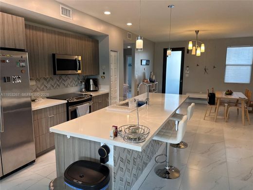 Residential complexes in Doral, Miami-Dade