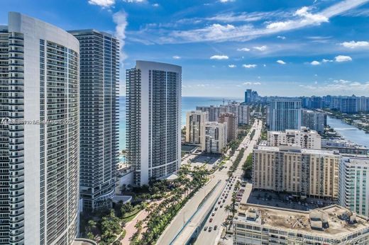 Residential complexes in Hallandale, Broward County