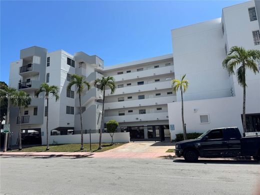 Miami Beach, Miami-Dade Countyのアパートメント・コンプレックス