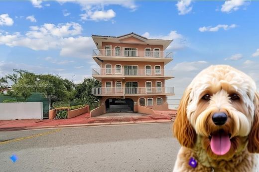 Κτίριο σε Surfside, Miami-Dade County