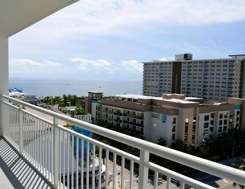 Pompano Beach, Broward Countyのアパートメント・コンプレックス