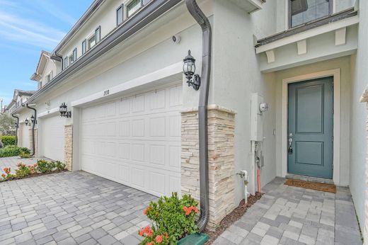 Townhouse in Oakland Park, Broward County