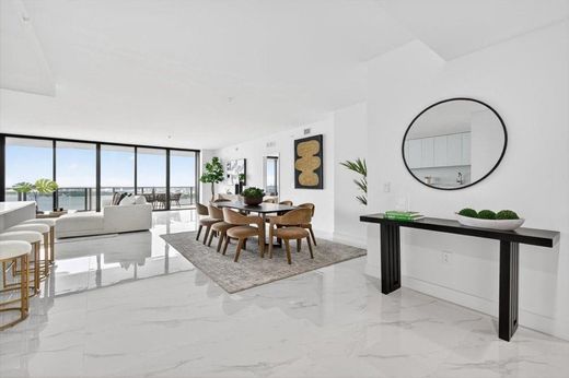 Kamienica w Miami, Miami-Dade County