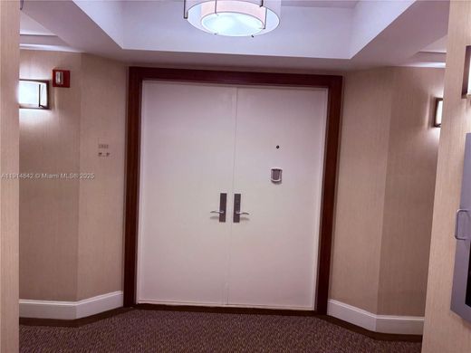 Жилой комплекс, Майами-Бич, Miami-Dade County