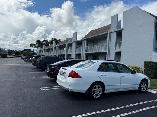Residential complexes in Delray Beach, Palm Beach