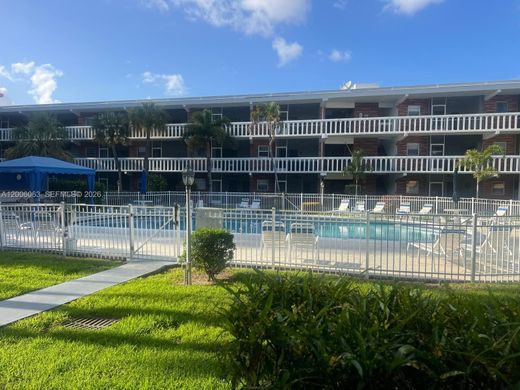 Kamienica w Hallandale Beach, Broward County