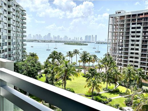 Residential complexes in Miami Beach, Miami-Dade