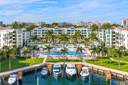 Residential complexes in Boca Raton, Palm Beach