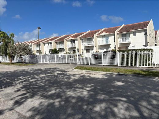 Şehir evi  North Miami Beach, Miami-Dade County