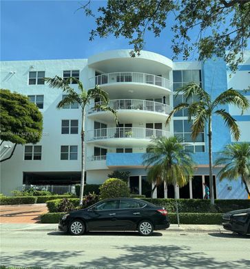 Residential complexes in North Bay Village, Miami-Dade