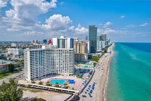 مجمع شقق ﻓﻲ Hallandale Beach, Broward County