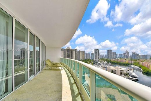Kamienica w Aventura, Miami-Dade County