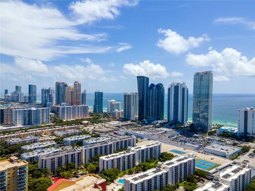 Residential complexes in Sunny Isles Beach, Miami-Dade