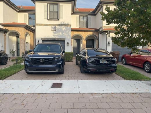 Townhouse in Hialeah, Miami-Dade