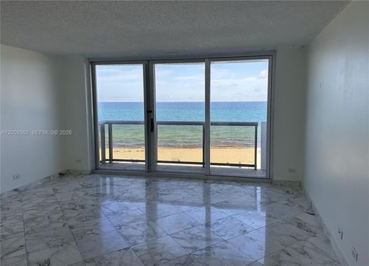 Residential complexes in Miami Beach, Miami-Dade