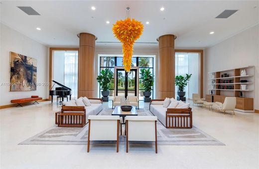 Residential complexes in Key Biscayne, Miami-Dade