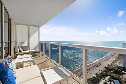 Residential complexes in Hallandale, Broward County