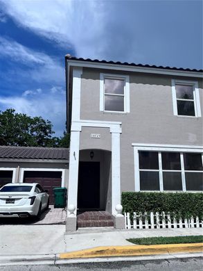 Coral Springs, Broward Countyのタウンハウス