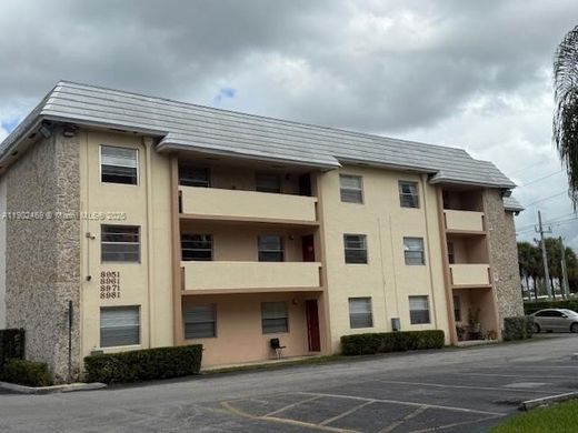 مجمع شقق ﻓﻲ ميامي، فلوريدا, Miami-Dade County