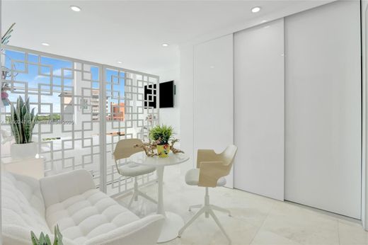 Κτίριο σε Coral Gables, Miami-Dade County