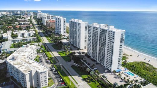 Residential complexes in Boca Raton, Palm Beach