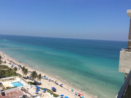 Residential complexes in Hallandale, Broward County