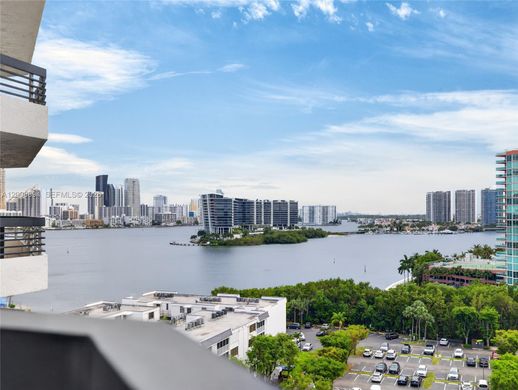 Complexes résidentiels à Aventura, Comté de Miami-Dade