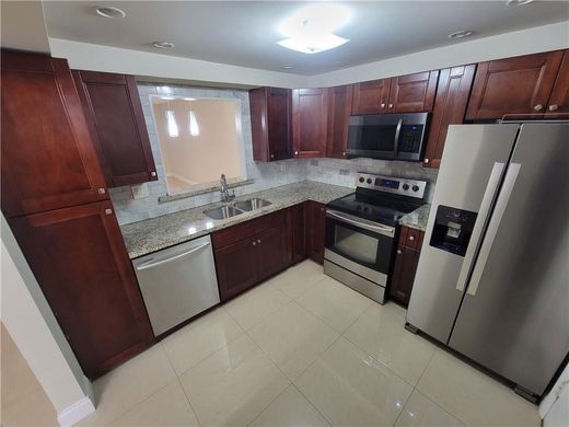 Residential complexes in Plantation, Broward County