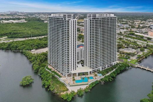 Complesso residenziale a North Miami Beach, Miami-Dade County