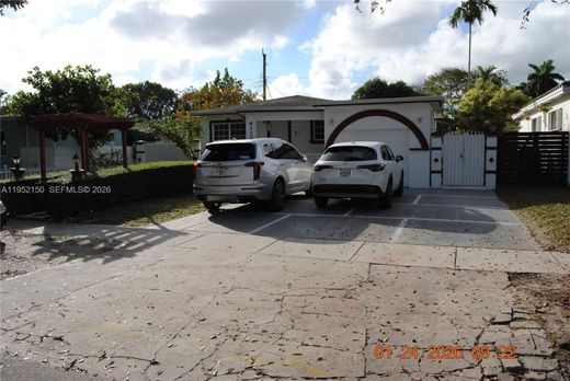 Villa in Virginia Gardens, Miami-Dade County