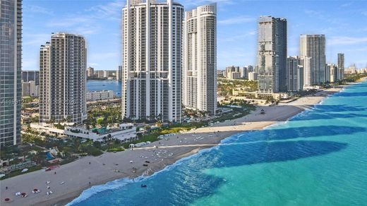 Residential complexes in Sunny Isles Beach, Miami-Dade