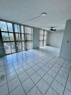 Complesso residenziale a Miami, Miami-Dade County