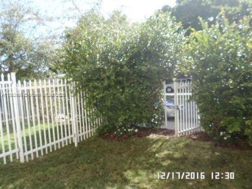 Wohnkomplexe in North Bay Village, Miami-Dade County