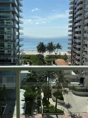 Residential complexes in Miami Beach, Miami-Dade