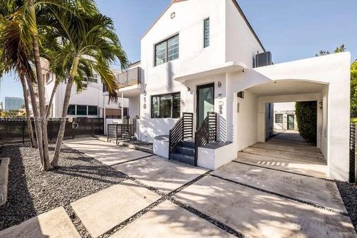 Residential complexes in Miami Beach, Miami-Dade